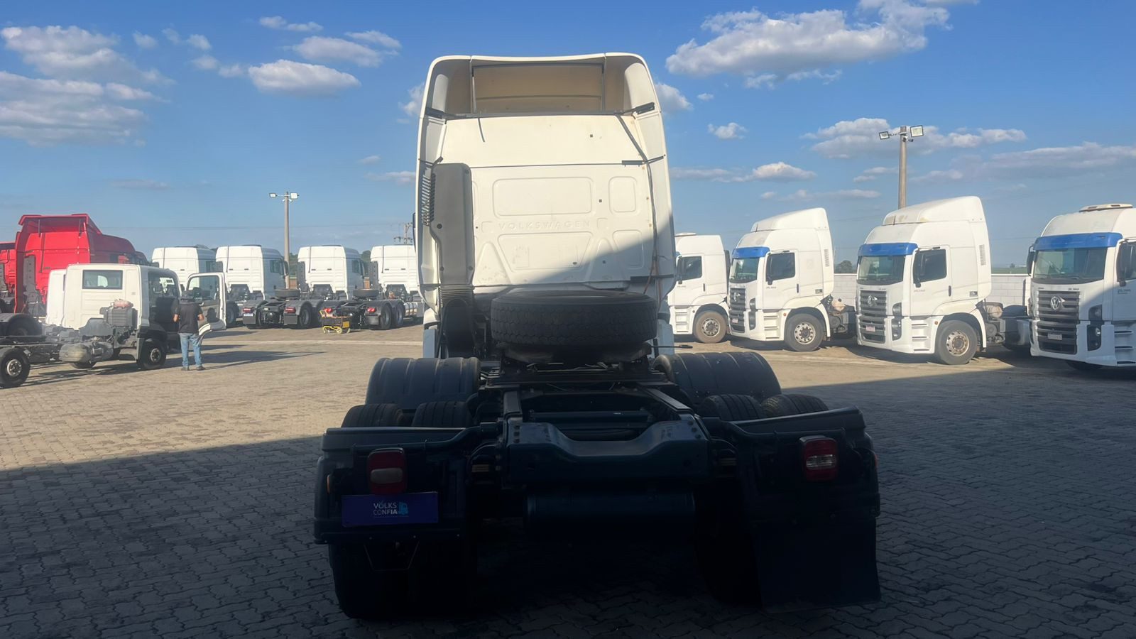 VOLKSWAGEN 25-360 Constel. 6x2 Tractor 2p (die)(E5) - foto 4