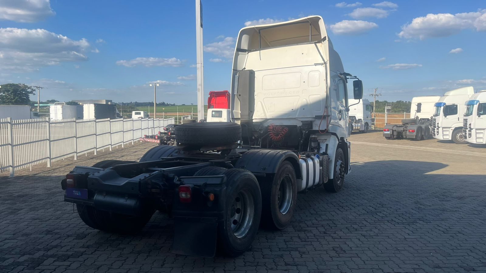 VOLKSWAGEN 25-360 Constel. 6x2 Tractor 2p (die)(E5) - foto 6