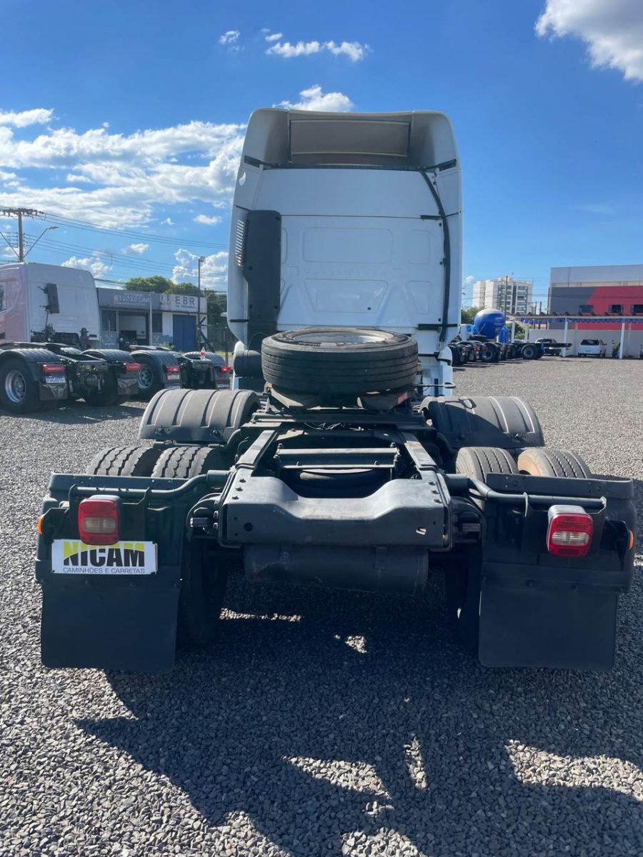 VOLKSWAGEN 25-360 Constel. 6x2 Tractor 2p (die)(E5) - foto 3