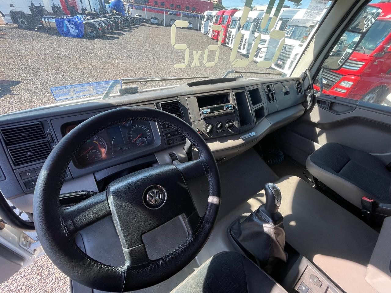 VOLKSWAGEN 25-360 Constel. 6x2 Tractor 2p (die)(E5) - foto 5