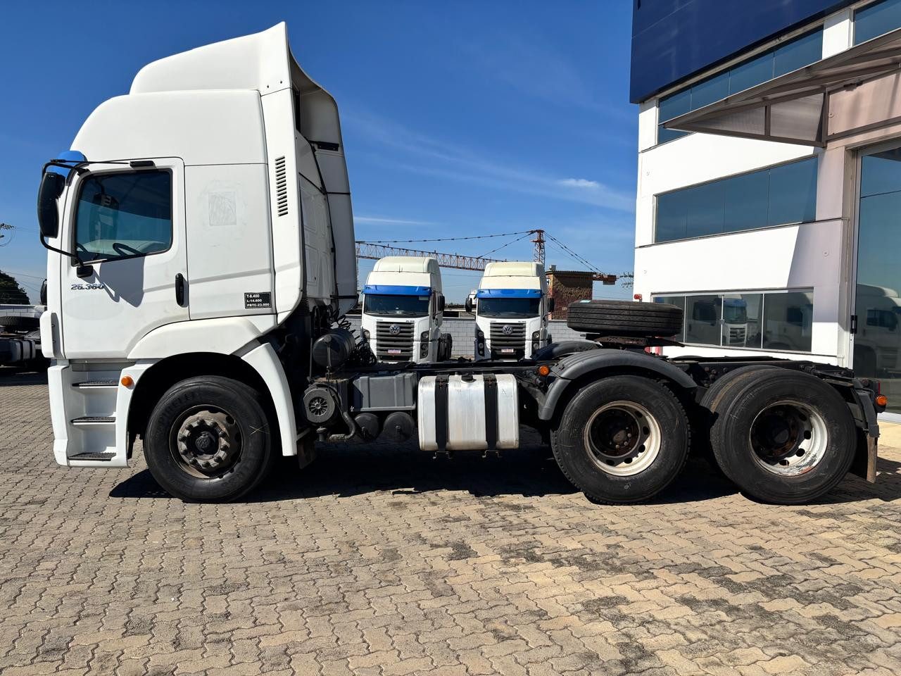 VOLKSWAGEN 25-360 Constel. 6x2 Tractor 2p (die)(E5) - foto 3
