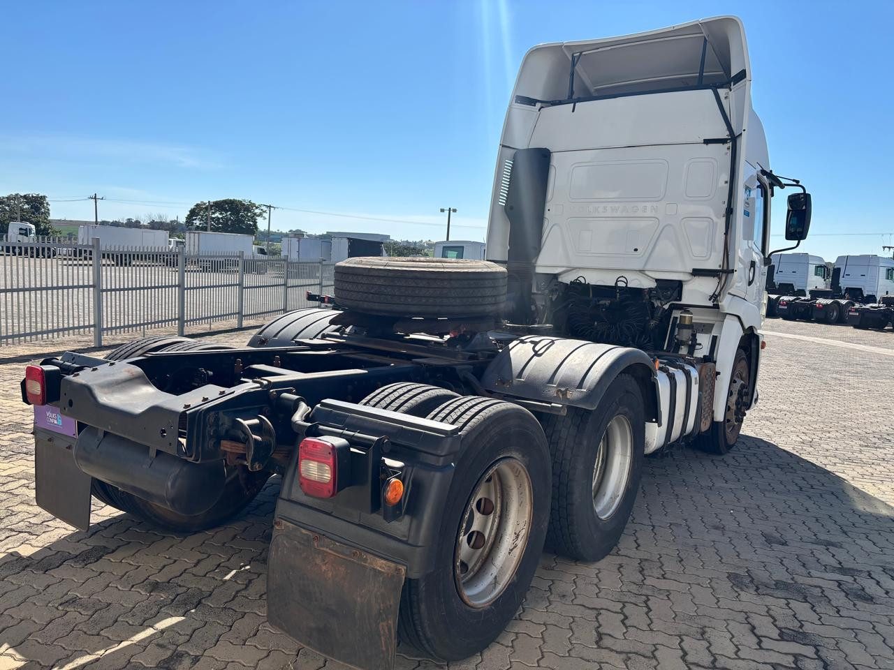 VOLKSWAGEN 25-360 Constel. 6x2 Tractor 2p (die)(E5) - foto 6