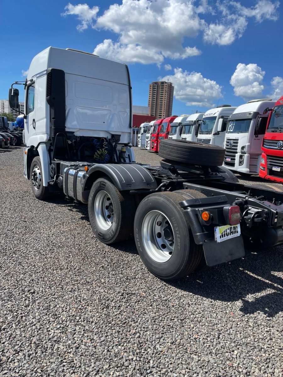 VOLKSWAGEN 25-360 Constel. 6x2 Tractor 2p (die)(E5) - foto 3