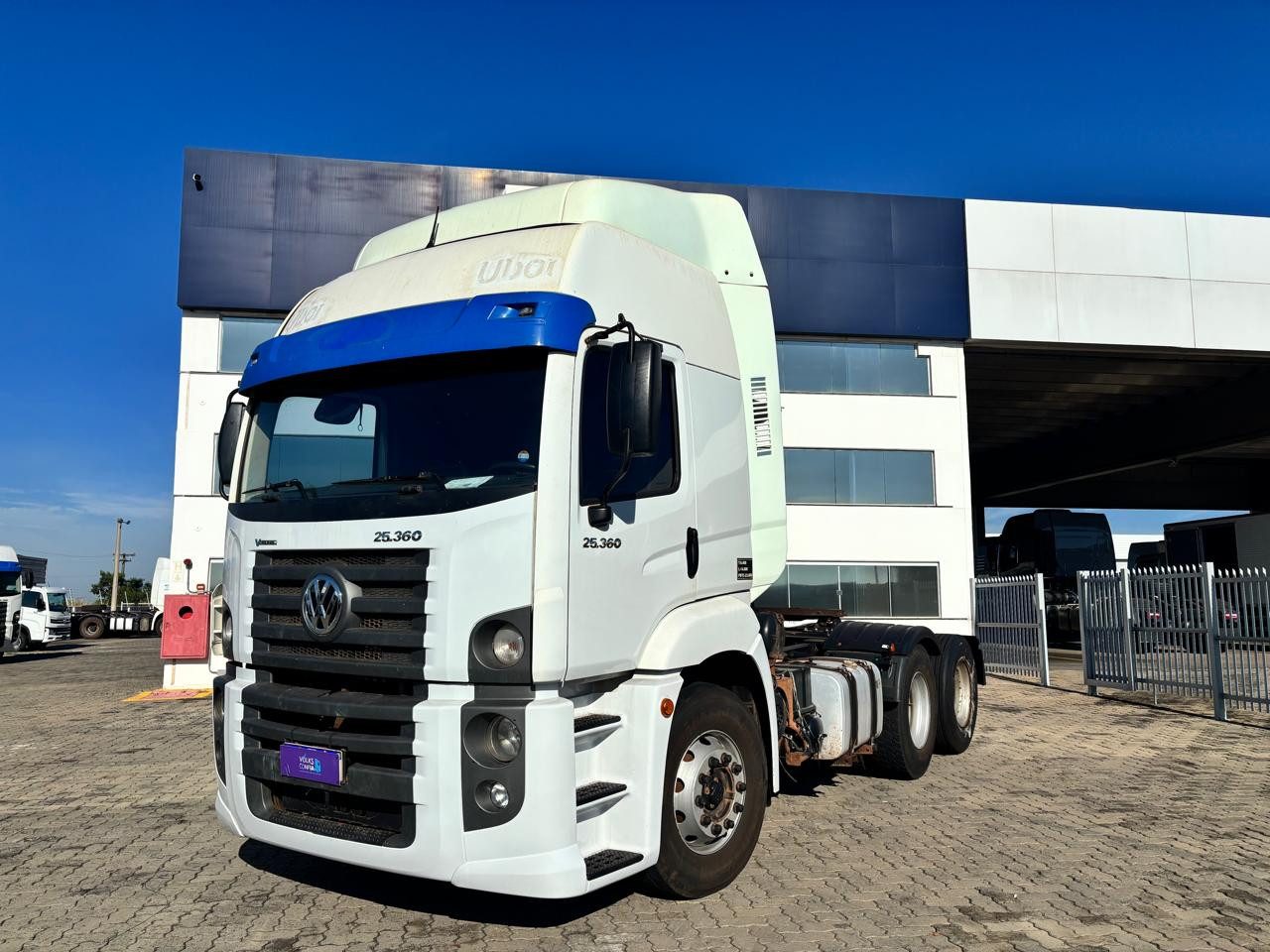 VOLKSWAGEN 25-360 Constel. 6x2 Tractor 2p (die)(E5) - foto 2
