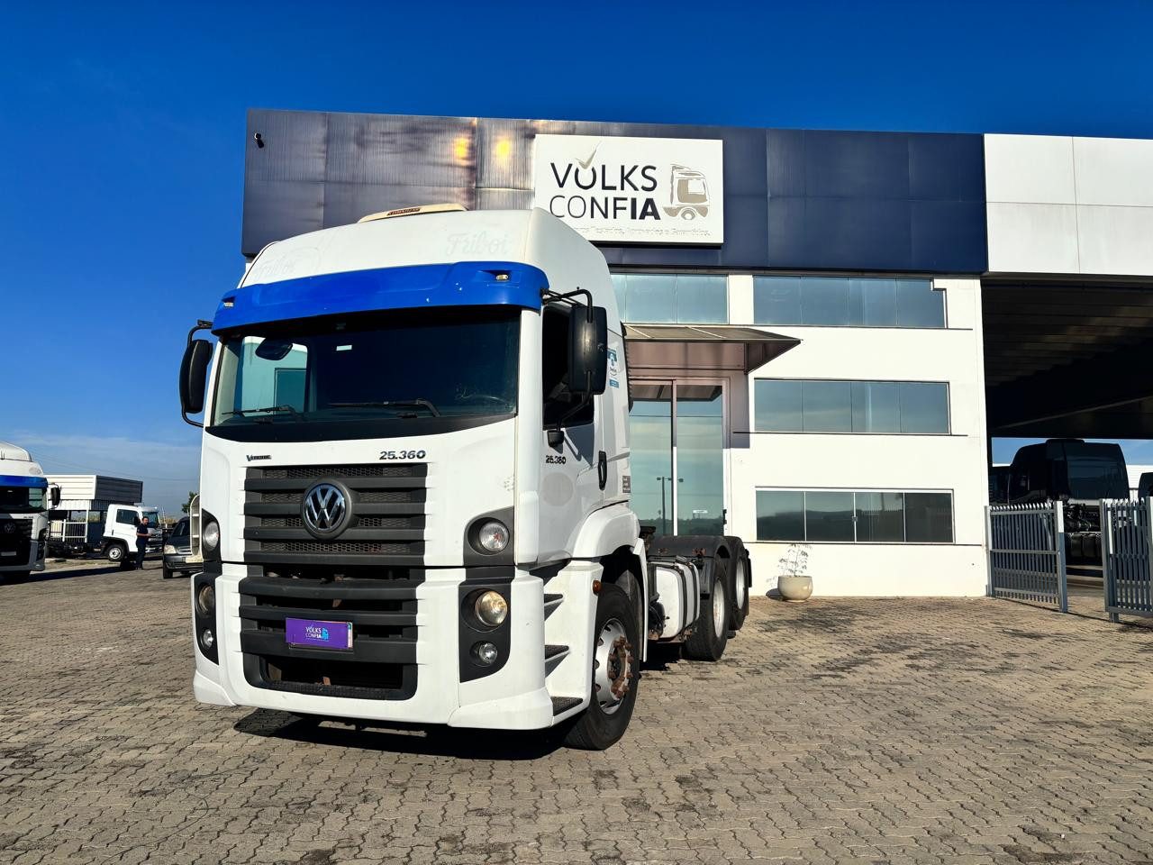 VOLKSWAGEN 25-360 Constel. 6x2 Tractor 2p (die)(E5) - foto 2