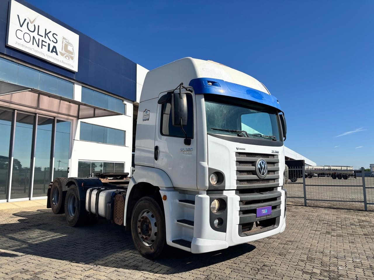 VOLKSWAGEN 25-360 Constel. 6x2 Tractor 2p (die)(E5) - foto 8