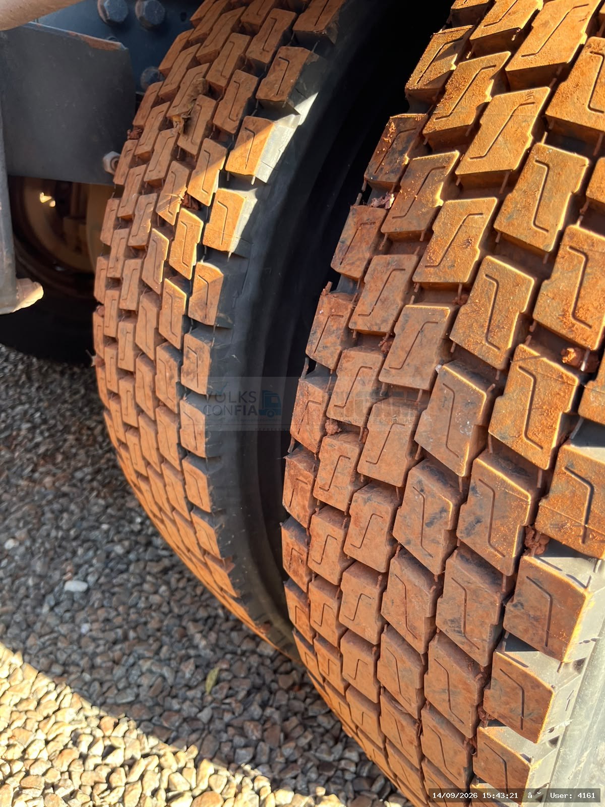 VOLKSWAGEN 25-360 Constel. 6x2 Tractor 2p (die)(E5) - foto 8