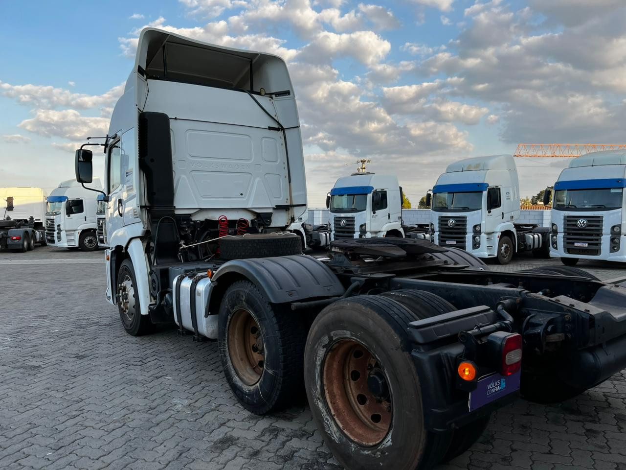 VOLKSWAGEN 25-360 Constel. 6x2 Tractor 2p (die)(E5) - foto 4