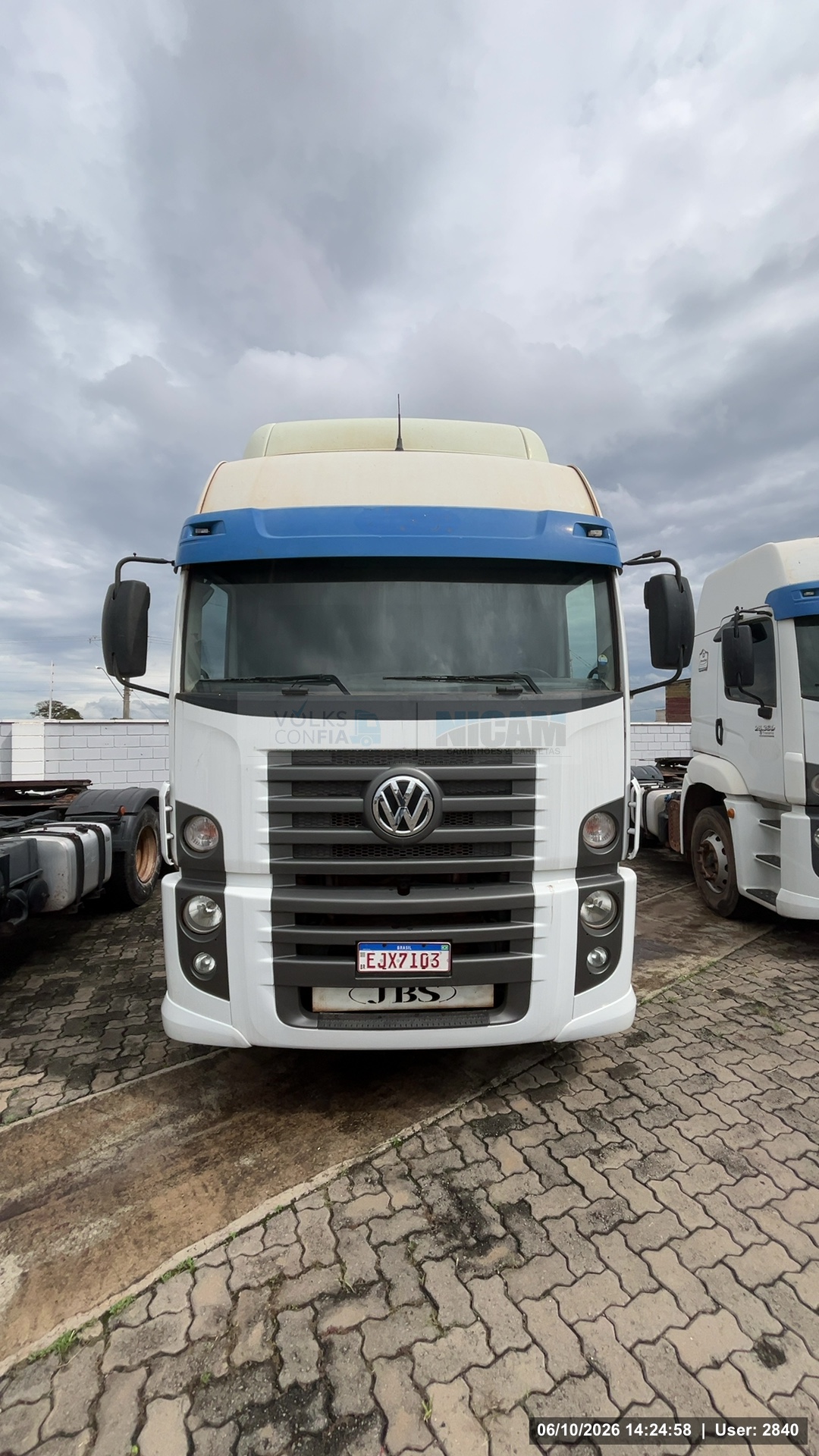 VOLKSWAGEN 25-360 Constel. 6x2 Tractor 2p (die)(E5) - foto 1