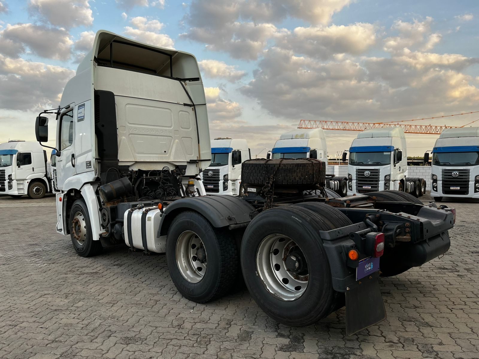 VOLKSWAGEN 25-360 Constel. 6x2 Tractor 2p (die)(E5) - foto 4
