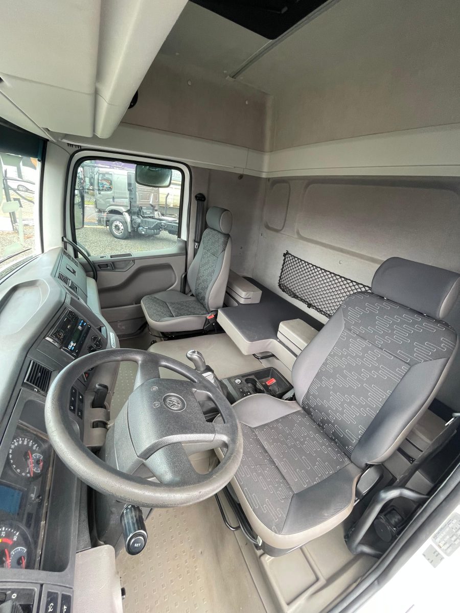 VOLKSWAGEN 25-360 Constel. 6x2 Tractor 2p (die)(E5) - foto 8