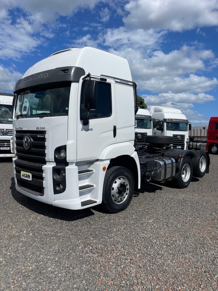 VOLKSWAGEN 25-360 Constel. 6x2 Tractor 2p (die)(E5) - foto 1