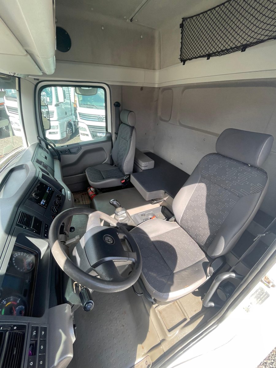 VOLKSWAGEN 25-360 Constel. 6x2 Tractor 2p (die)(E5) - foto 6