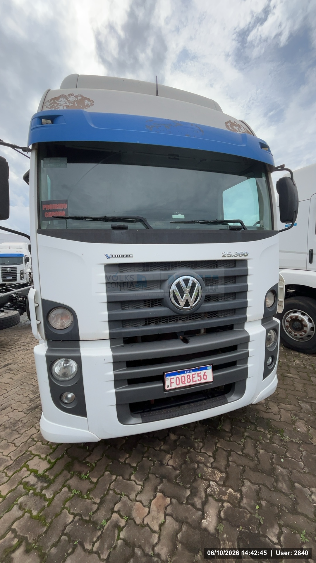 VOLKSWAGEN 25-360 Constel. 6x2 Tractor 2p (die)(E5) - foto 1