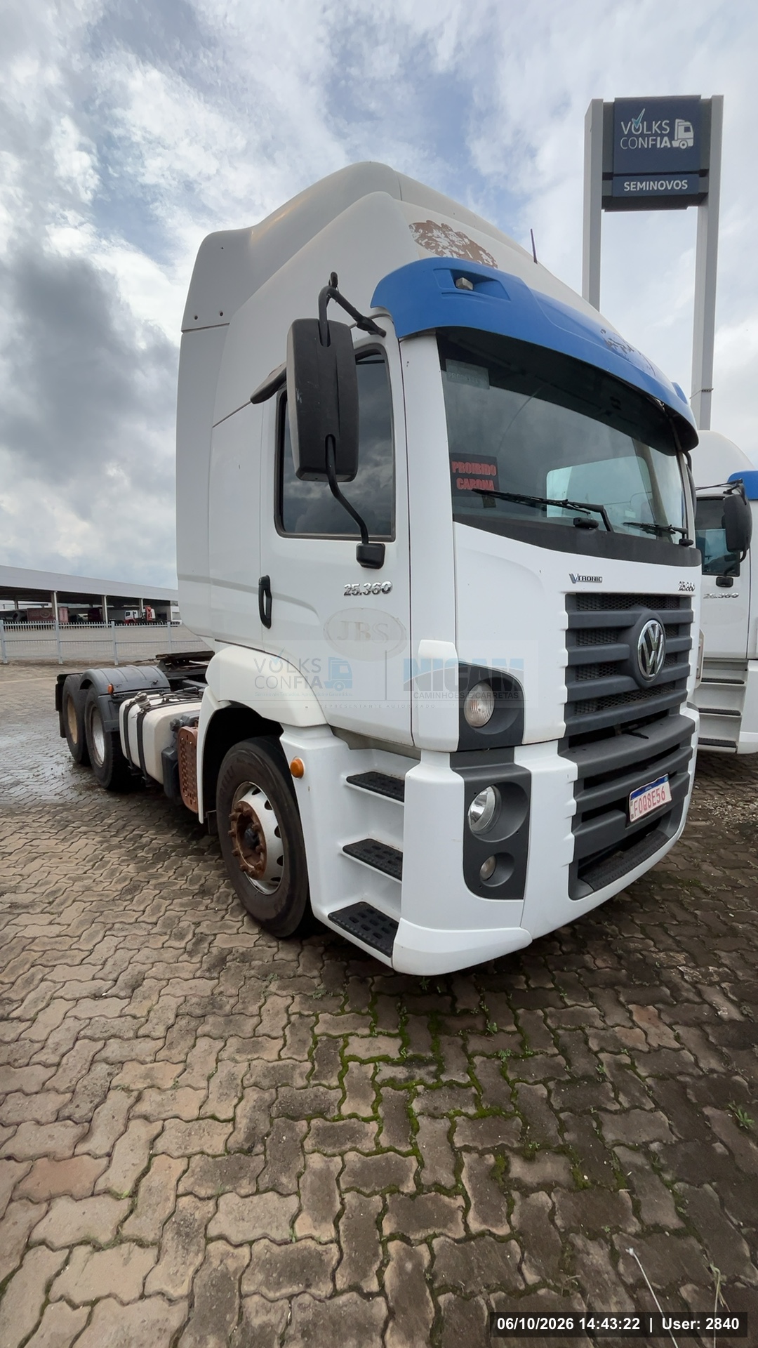 VOLKSWAGEN 25-360 Constel. 6x2 Tractor 2p (die)(E5) - foto 2