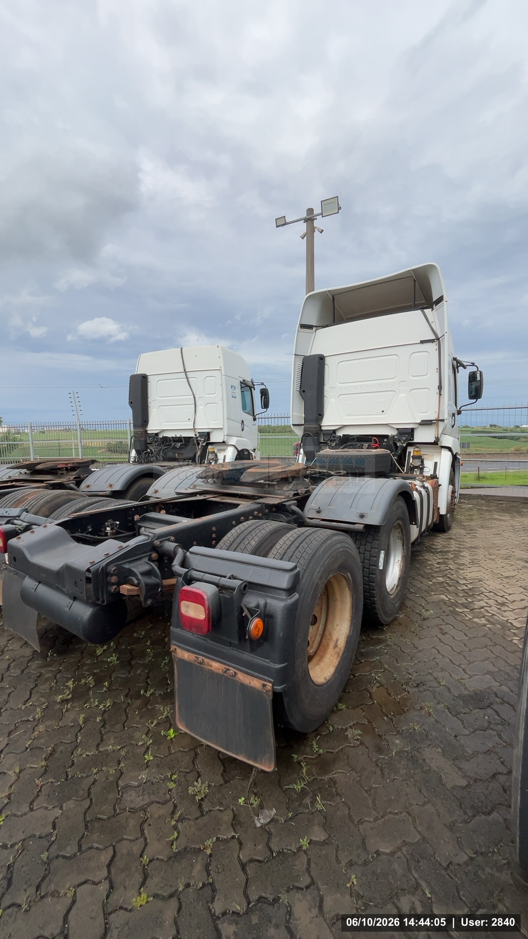 VOLKSWAGEN 25-360 Constel. 6x2 Tractor 2p (die)(E5) - foto 4