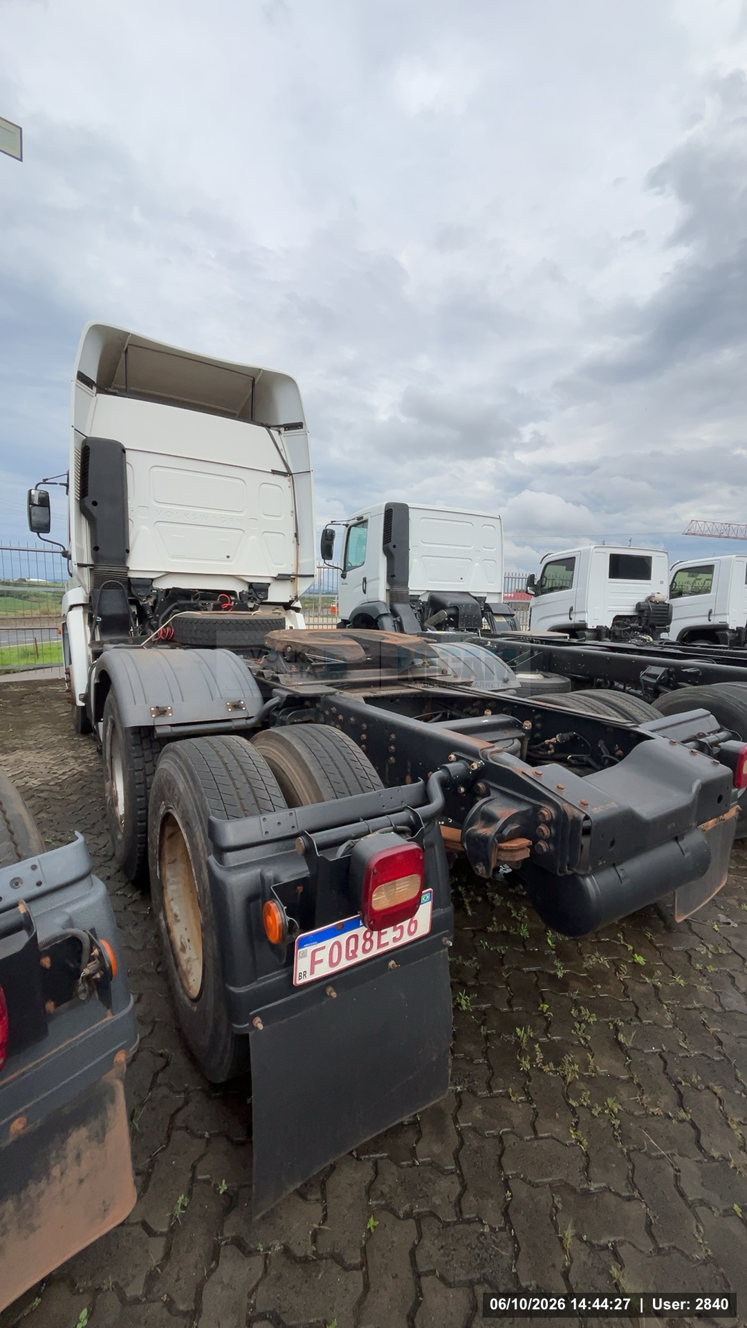 VOLKSWAGEN 25-360 Constel. 6x2 Tractor 2p (die)(E5) - foto 5