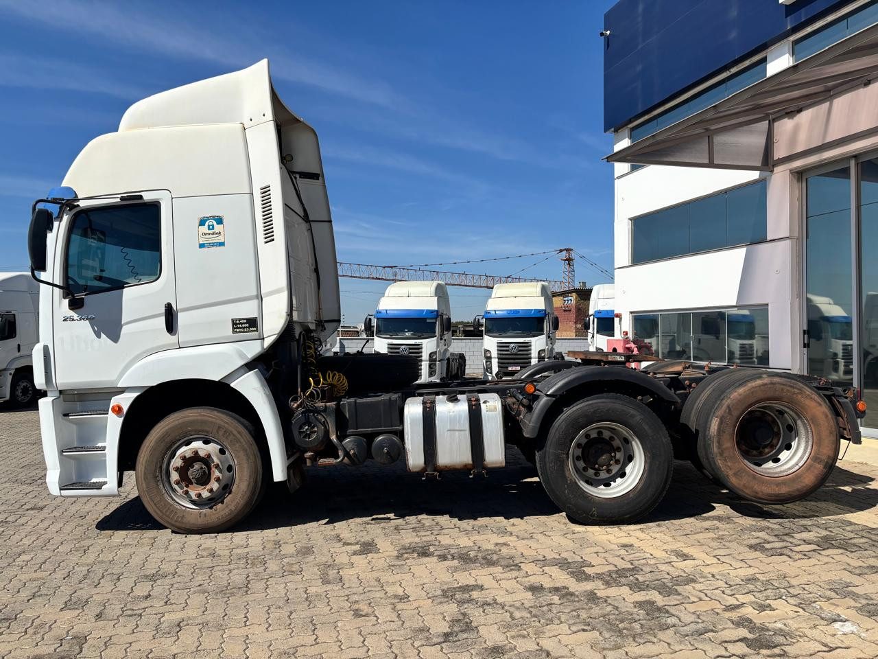 VOLKSWAGEN 25-360 Constel. 6x2 Tractor 2p (die)(E5) - foto 3