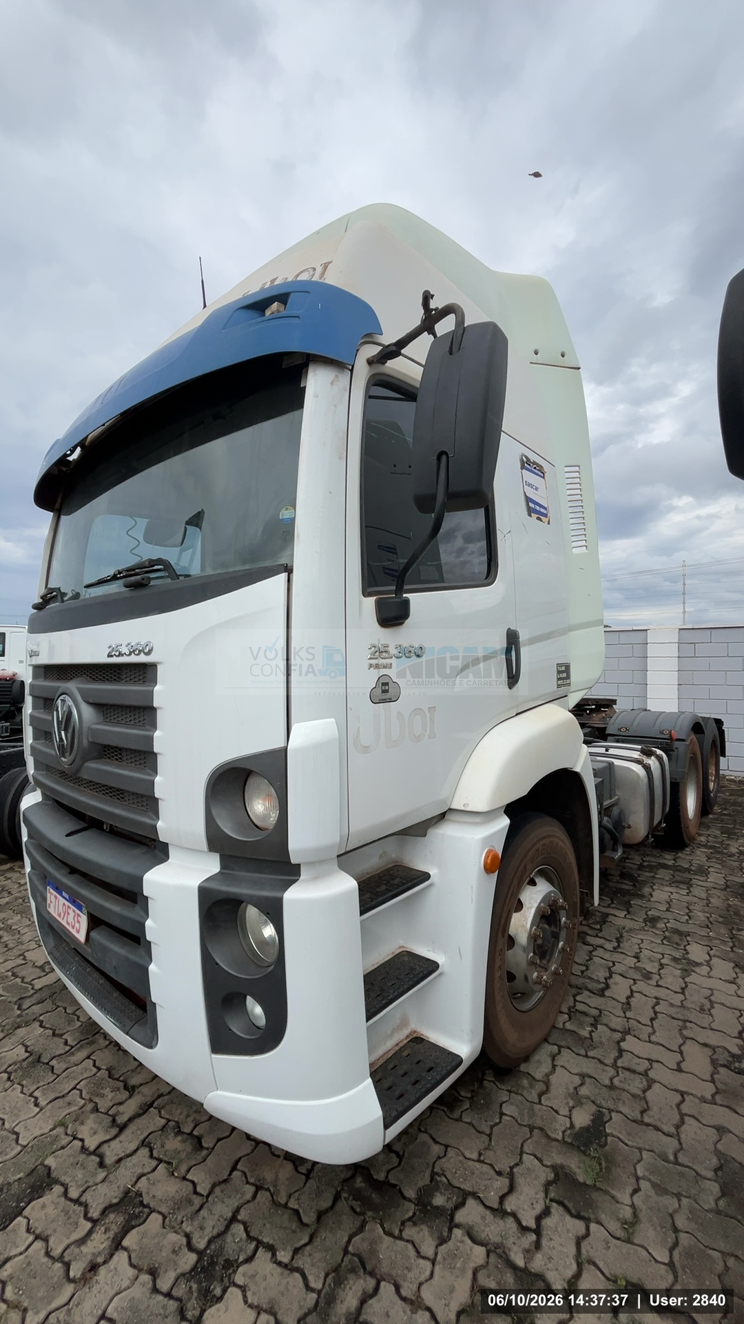 VOLKSWAGEN 25-360 Constel. 6x2 Tractor 2p (die)(E5) - foto 2