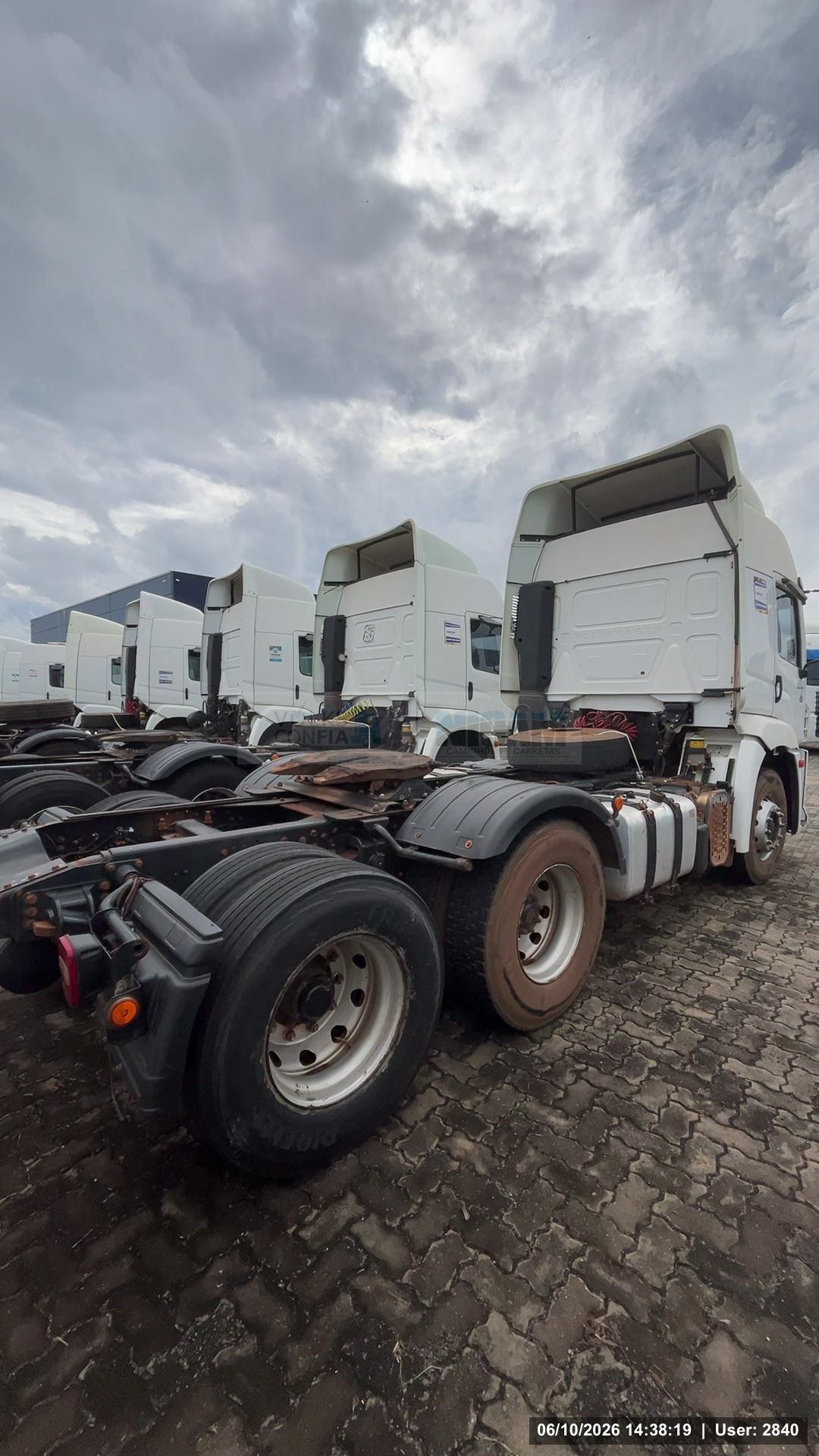 VOLKSWAGEN 25-360 Constel. 6x2 Tractor 2p (die)(E5) - foto 4