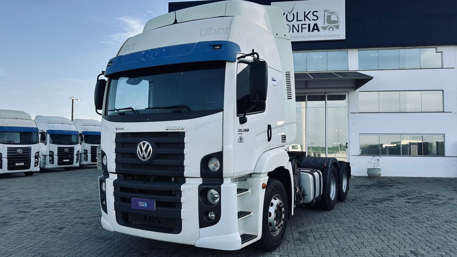 VOLKSWAGEN 25-360 Constel. 6x2 Tractor 2p (die)(E5) - foto 2