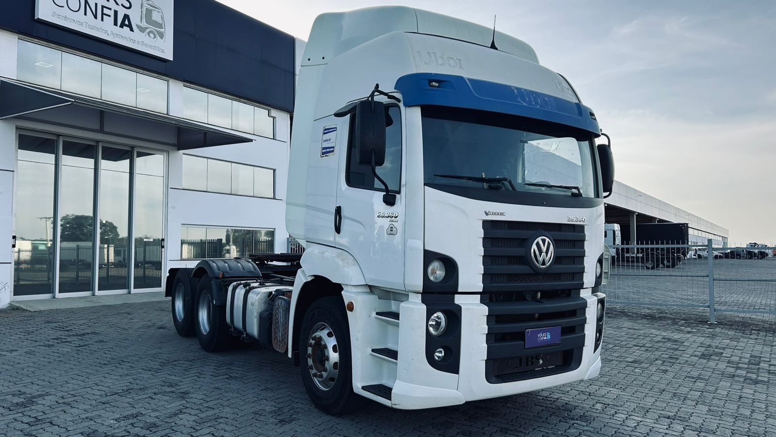 VOLKSWAGEN 25-360 Constel. 6x2 Tractor 2p (die)(E5) - foto 6