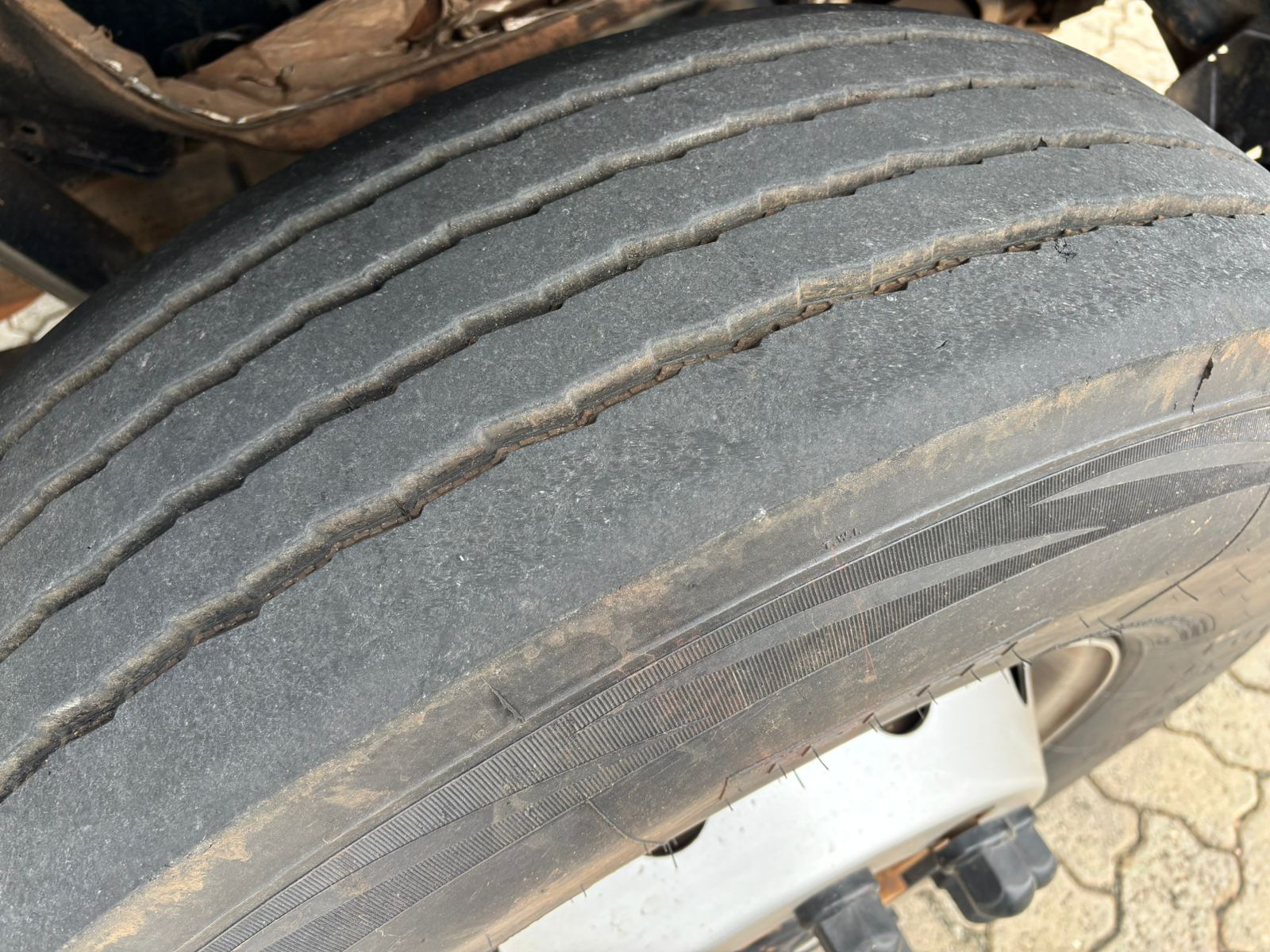 VOLKSWAGEN 25-360 Constel. 6x2 Tractor 2p (die)(E5) - foto 3