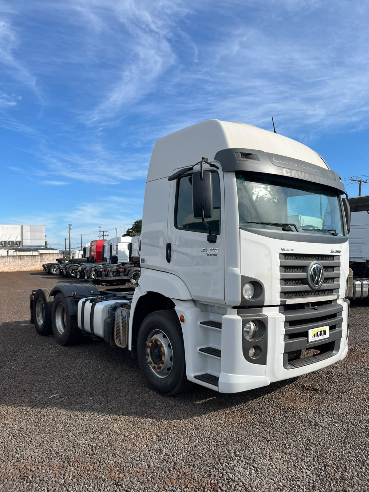 Volkswagen 25-360 CONSTEL. 6X2 TRACTOR 2P (DIE)(E5) - foto 1