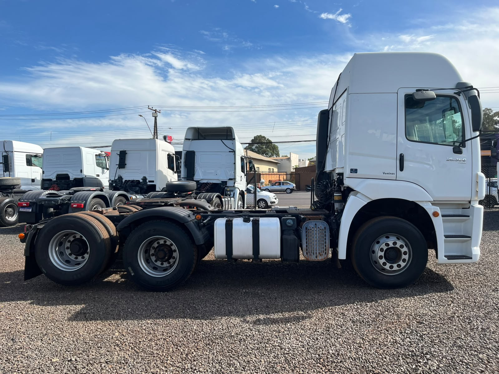 Volkswagen 25-360 CONSTEL. 6X2 TRACTOR 2P (DIE)(E5) - foto 8