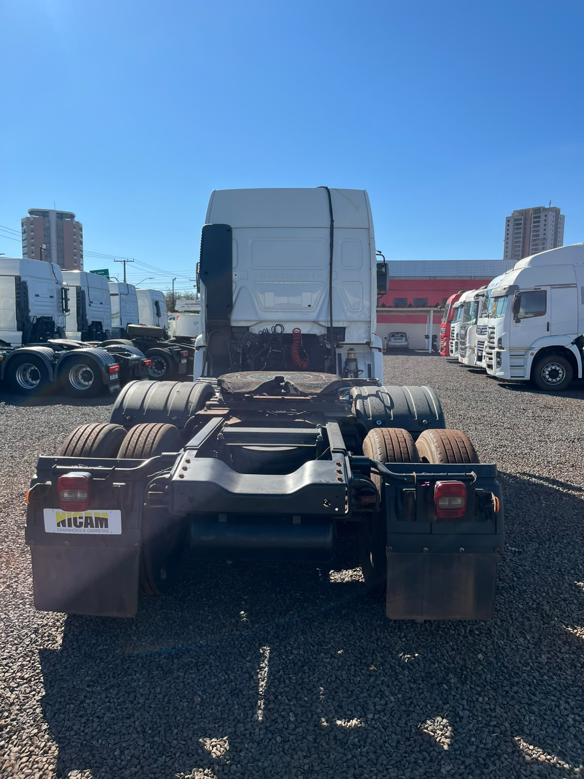 Volkswagen 25-360 CONSTEL. 6X2 TRACTOR 2P (DIE)(E5) - foto 4