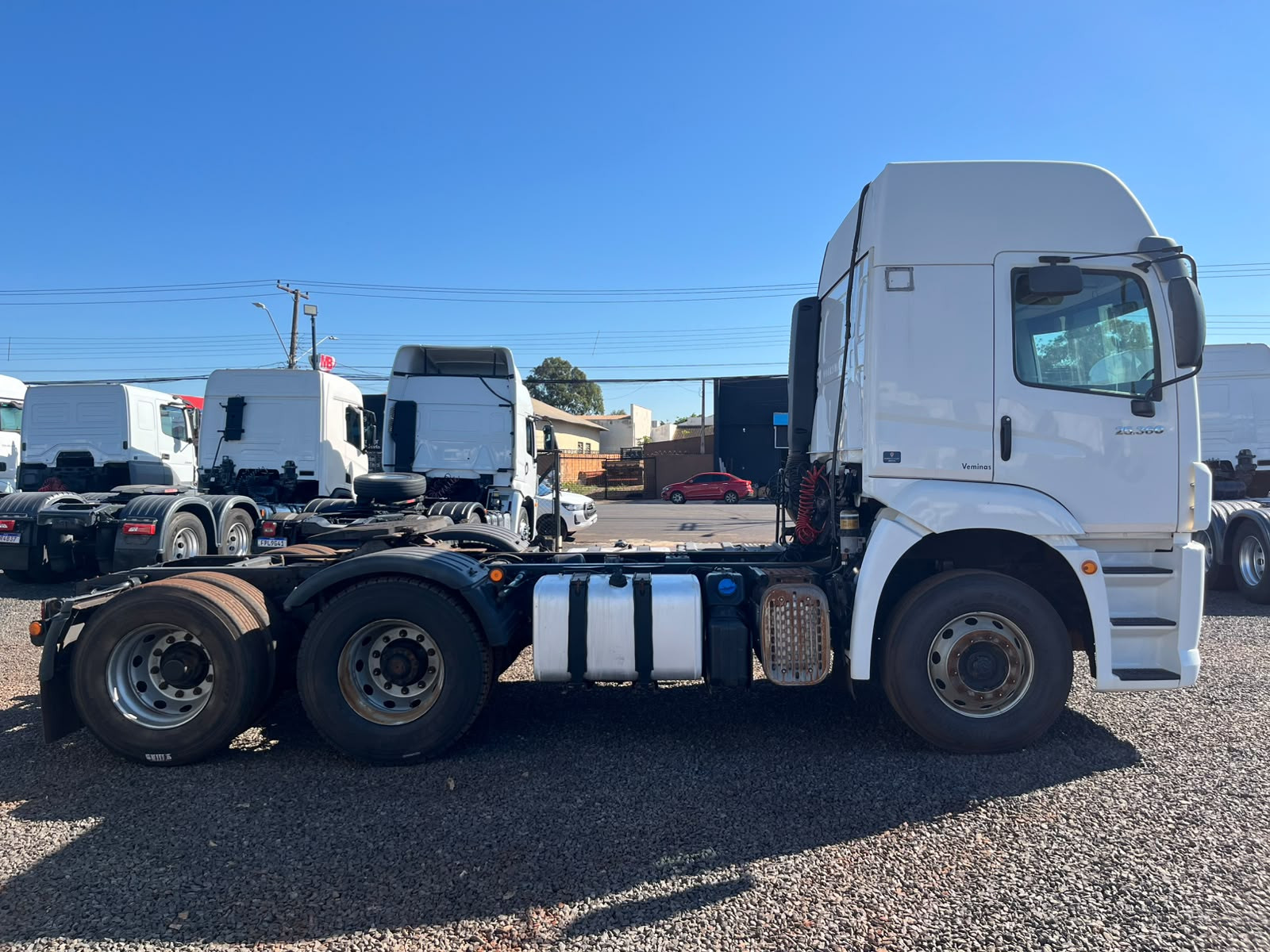 Volkswagen 25-360 CONSTEL. 6X2 TRACTOR 2P (DIE)(E5) - foto 7