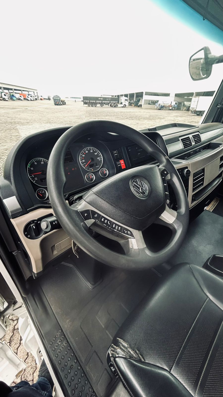 VOLKSWAGEN Meteor 29.520 6x4 2p (diesel)(E5) - foto 1