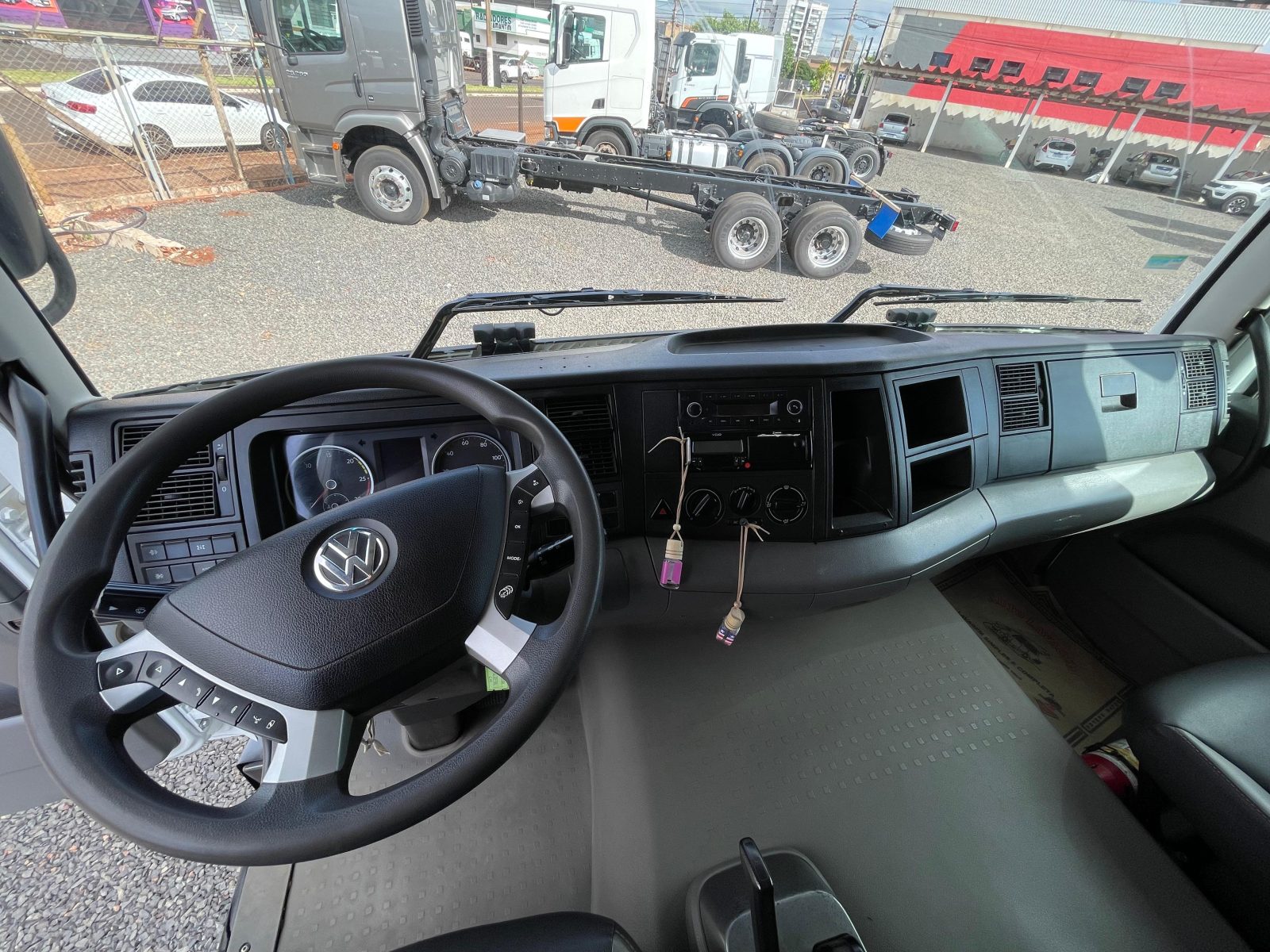 VOLKSWAGEN 33.480 Constellation 6x4 2p (diesel)(E6) - foto 6