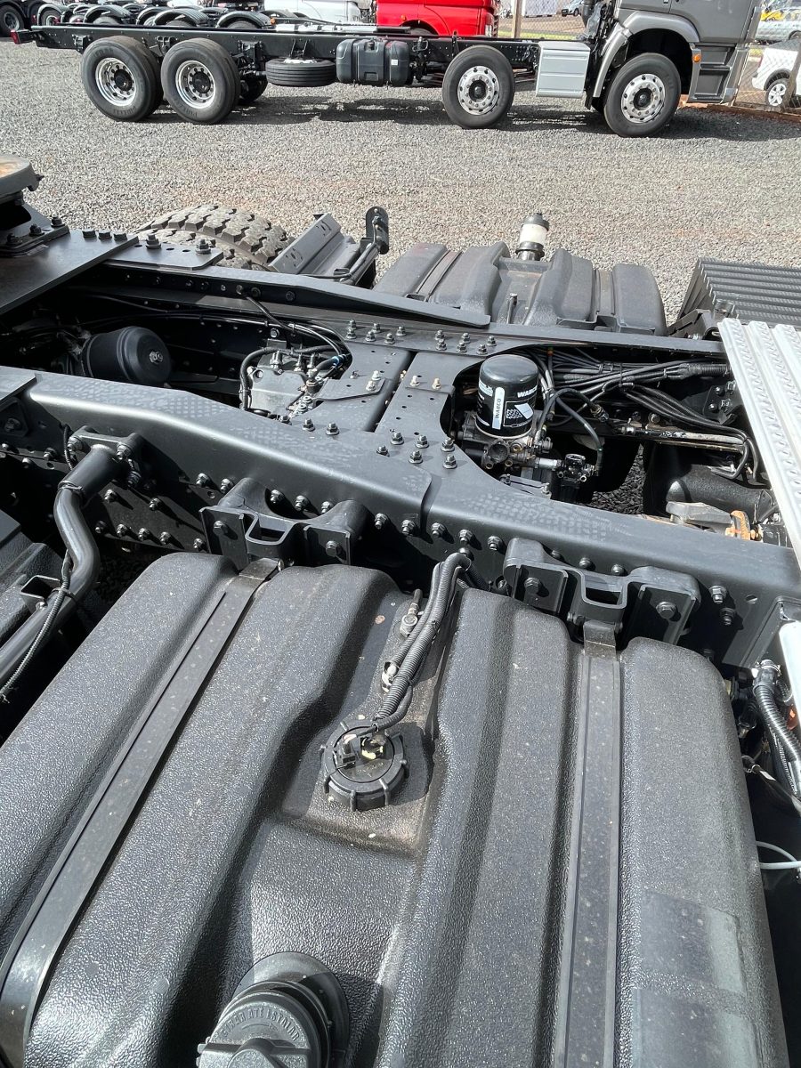 VOLKSWAGEN 33.480 Constellation 6x4 2p (diesel)(E6) - foto 8