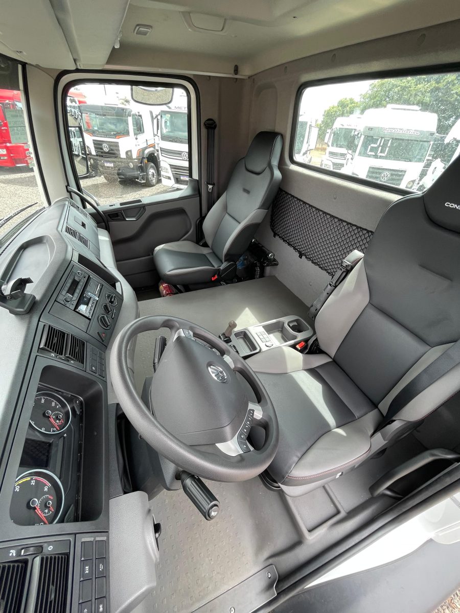 VOLKSWAGEN 33.480 Constellation 6x4 2p (diesel)(E6) - foto 7